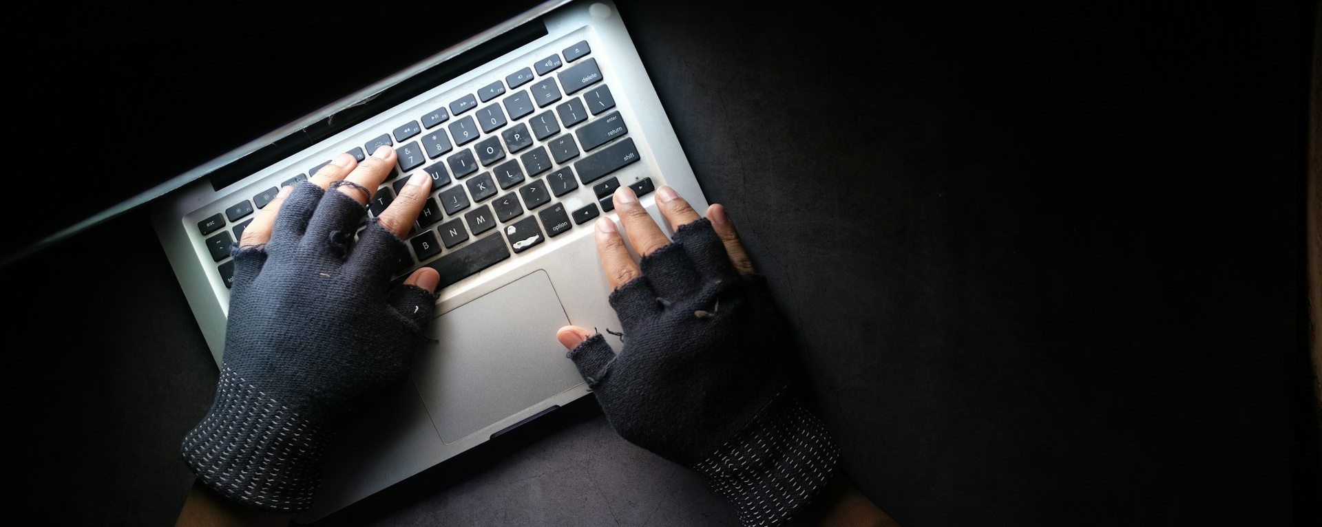 zabezpeceni-notebook-hacker